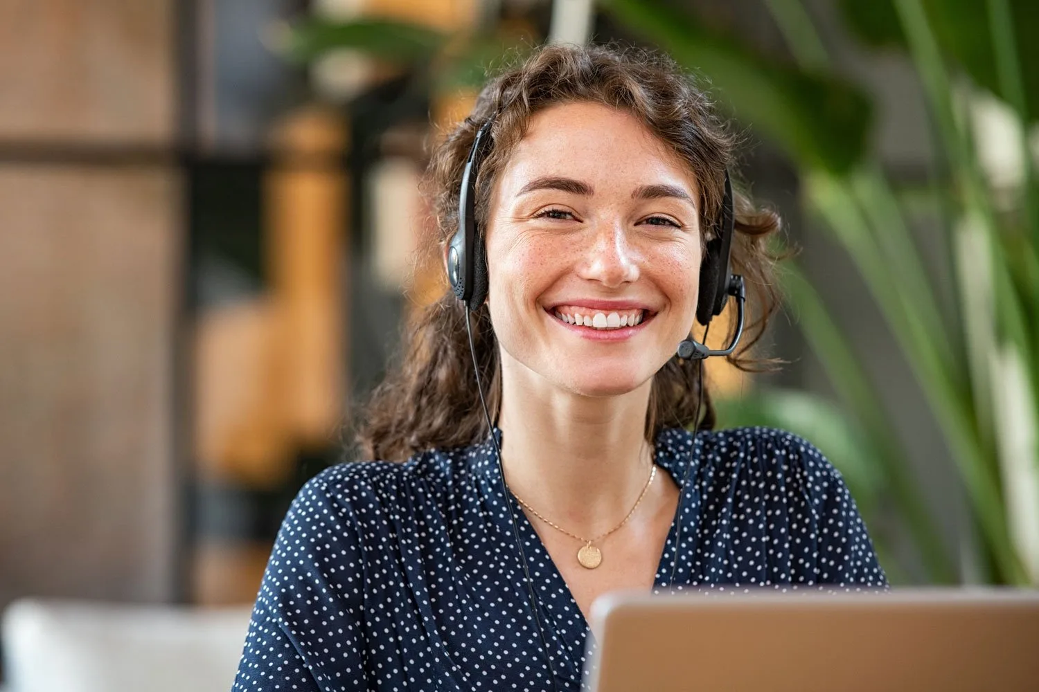 an employee at PCNAnswers call center